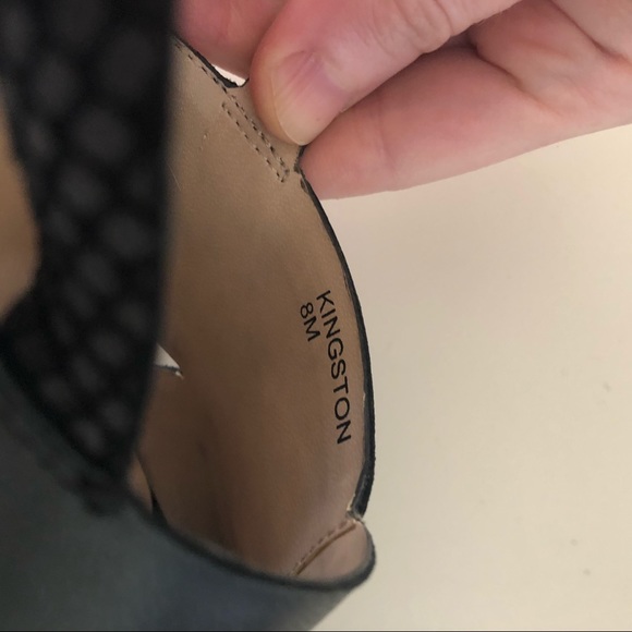 Tahari Kingston Block Slingback Heels. Size 8 - Picture 10 of 10